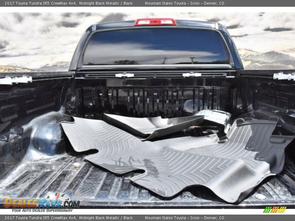 2017 Toyota Tundra SR5 CrewMax 4x4 Midnight Black Metallic / Black Photo #26