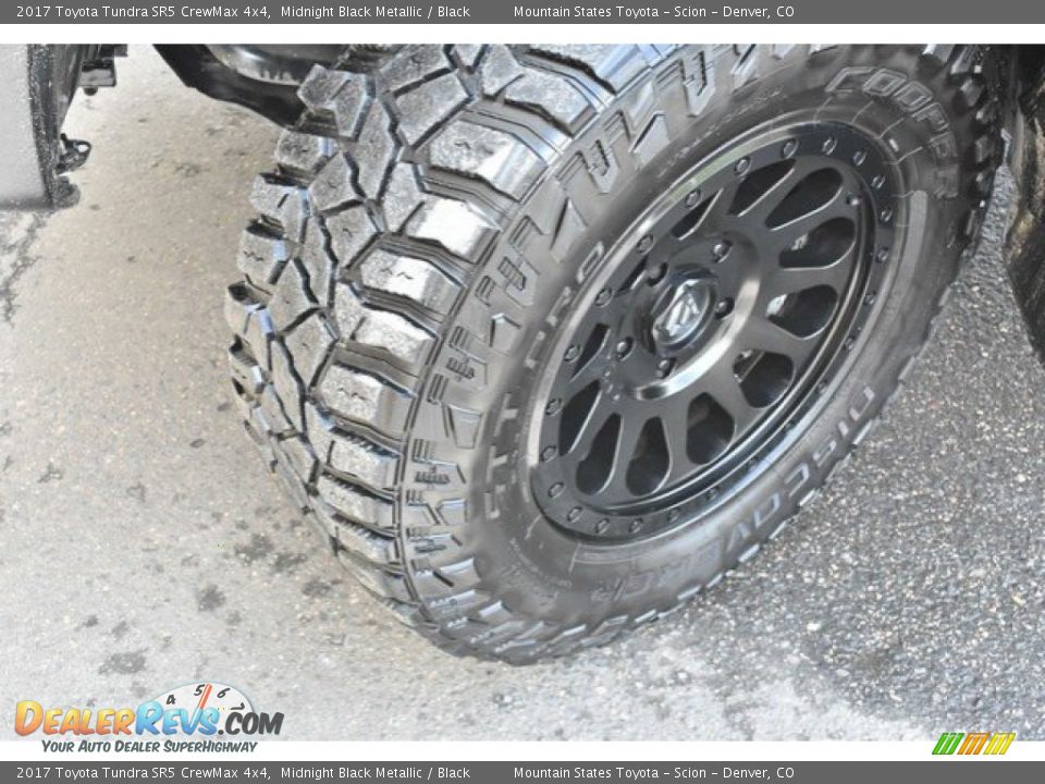 2017 Toyota Tundra SR5 CrewMax 4x4 Midnight Black Metallic / Black Photo #28