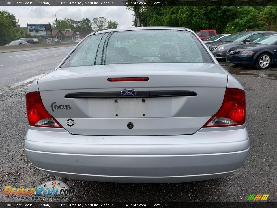 2002 Ford Focus LX Sedan CD Silver Metallic / Medium Graphite Photo #5