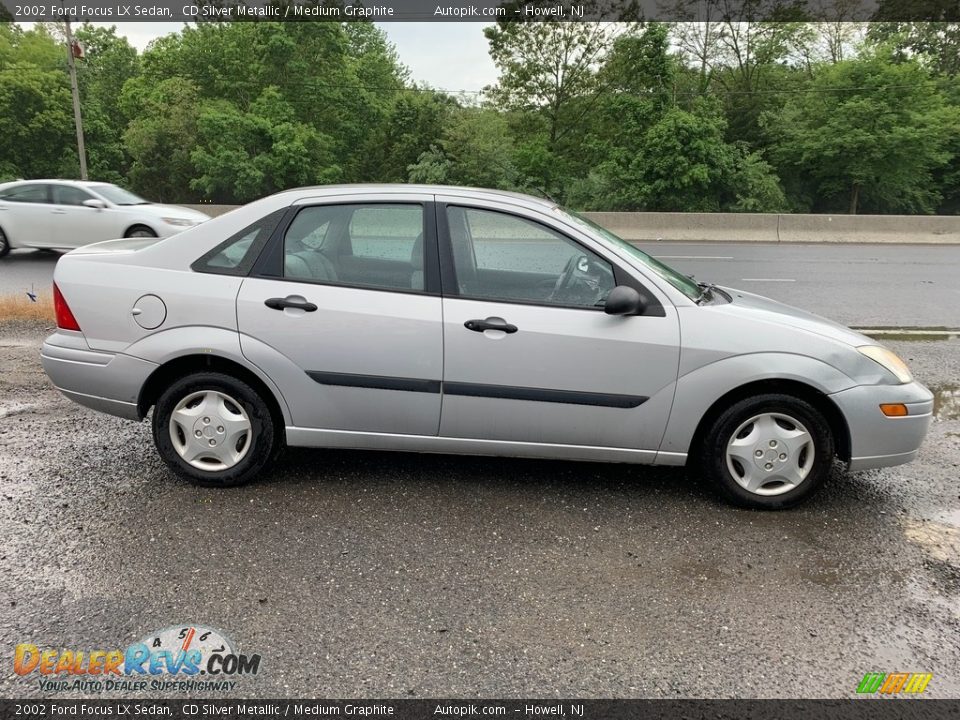 2002 Ford Focus LX Sedan CD Silver Metallic / Medium Graphite Photo #7