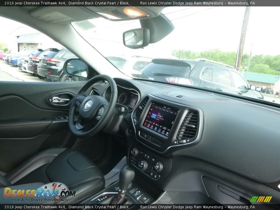 2019 Jeep Cherokee Trailhawk 4x4 Diamond Black Crystal Pearl / Black Photo #11