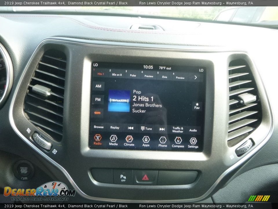 2019 Jeep Cherokee Trailhawk 4x4 Diamond Black Crystal Pearl / Black Photo #16