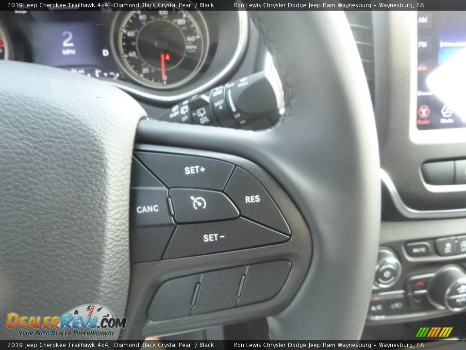 2019 Jeep Cherokee Trailhawk 4x4 Diamond Black Crystal Pearl / Black Photo #18