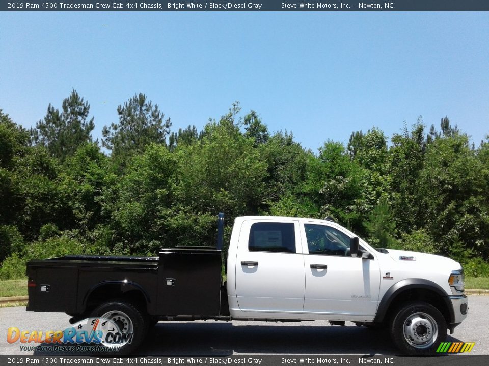 2019 Ram 4500 Tradesman Crew Cab 4x4 Chassis Bright White / Black/Diesel Gray Photo #5