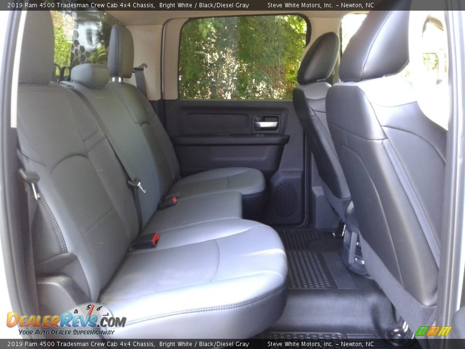 2019 Ram 4500 Tradesman Crew Cab 4x4 Chassis Bright White / Black/Diesel Gray Photo #13