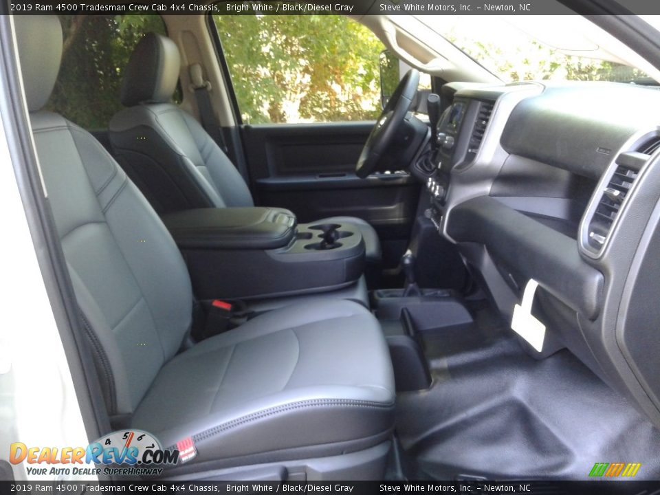 2019 Ram 4500 Tradesman Crew Cab 4x4 Chassis Bright White / Black/Diesel Gray Photo #14