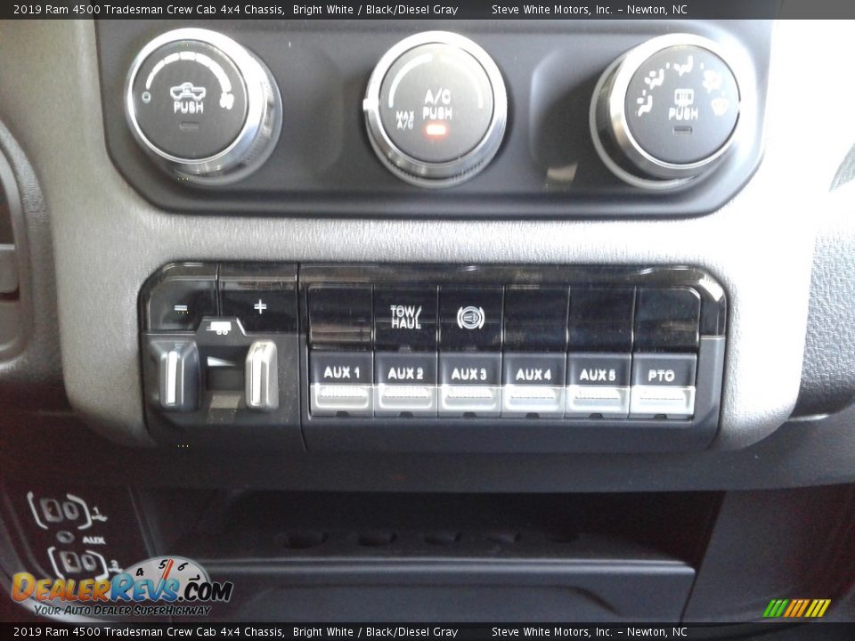 2019 Ram 4500 Tradesman Crew Cab 4x4 Chassis Bright White / Black/Diesel Gray Photo #21