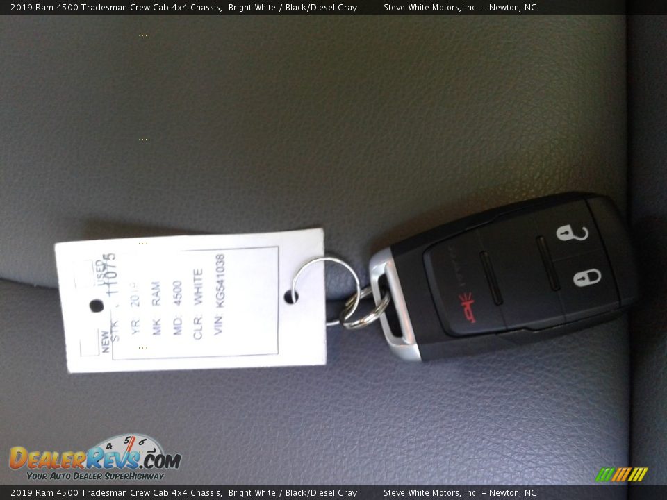 2019 Ram 4500 Tradesman Crew Cab 4x4 Chassis Bright White / Black/Diesel Gray Photo #28