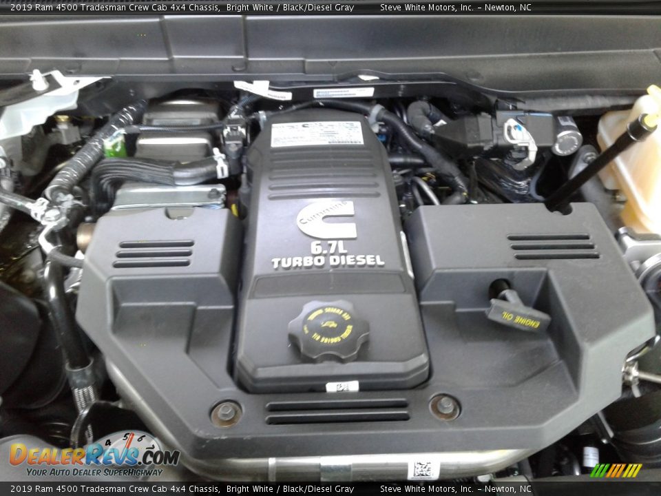 2019 Ram 4500 Tradesman Crew Cab 4x4 Chassis Bright White / Black/Diesel Gray Photo #29