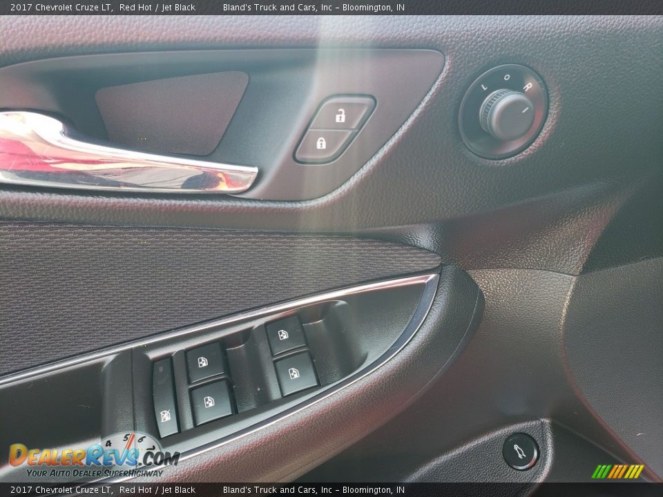 2017 Chevrolet Cruze LT Red Hot / Jet Black Photo #5