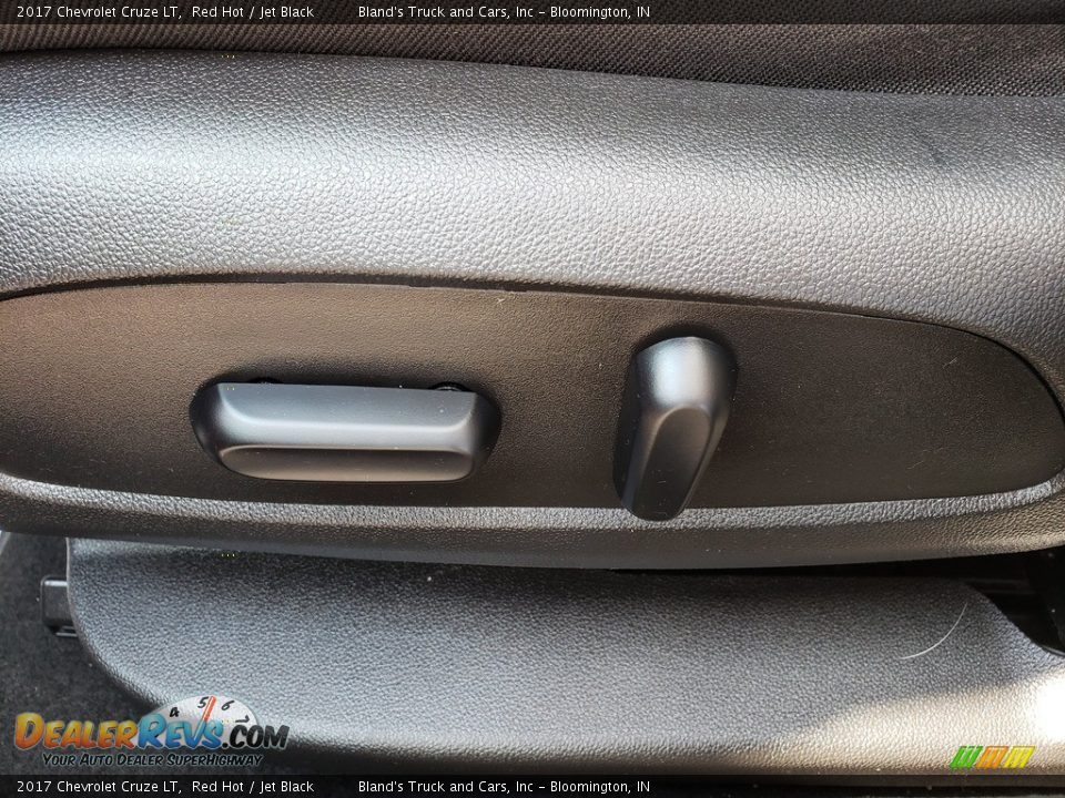 2017 Chevrolet Cruze LT Red Hot / Jet Black Photo #7