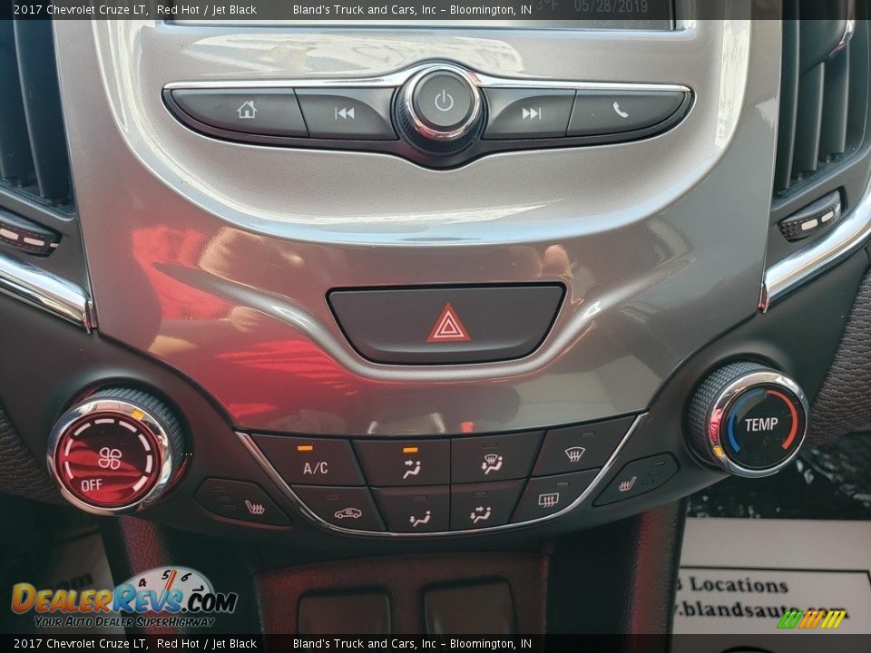 2017 Chevrolet Cruze LT Red Hot / Jet Black Photo #20