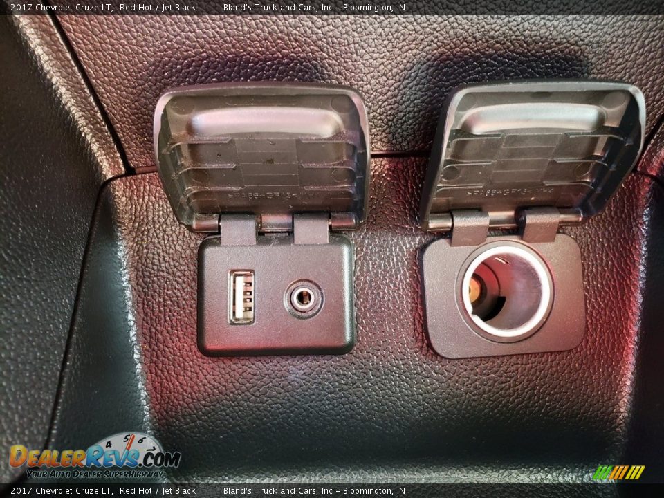 2017 Chevrolet Cruze LT Red Hot / Jet Black Photo #22