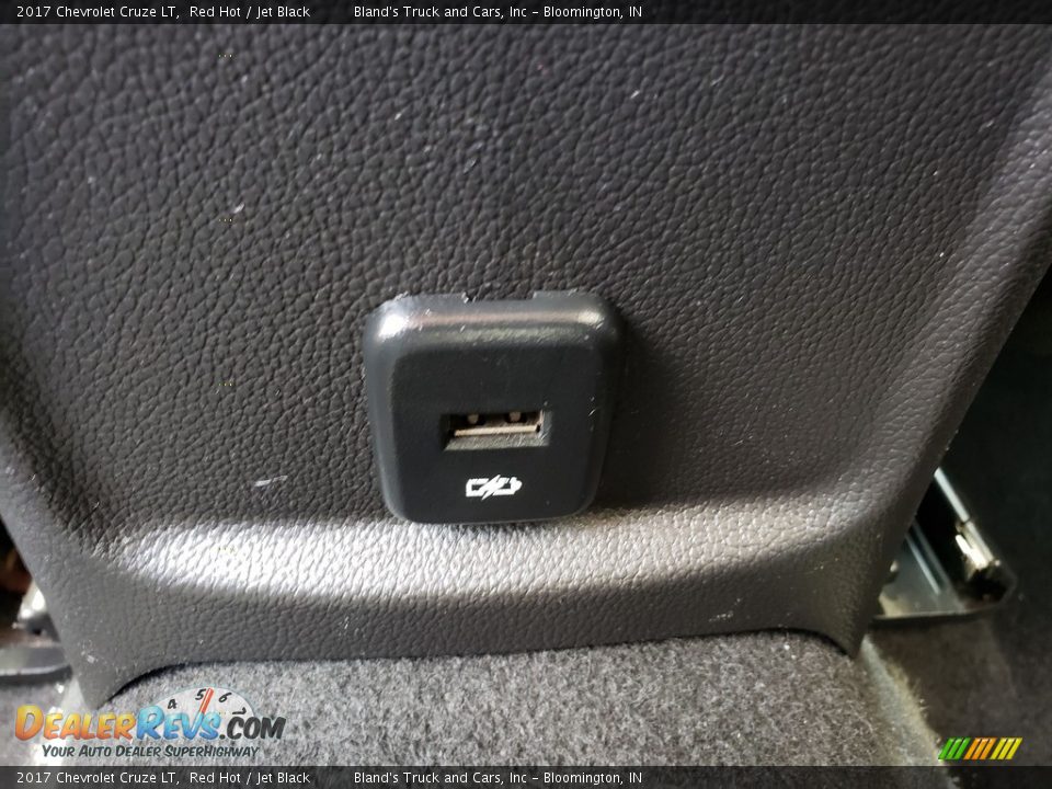 2017 Chevrolet Cruze LT Red Hot / Jet Black Photo #30