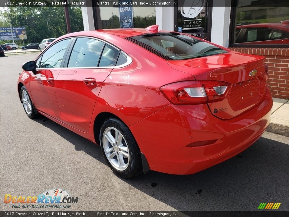 2017 Chevrolet Cruze LT Red Hot / Jet Black Photo #32