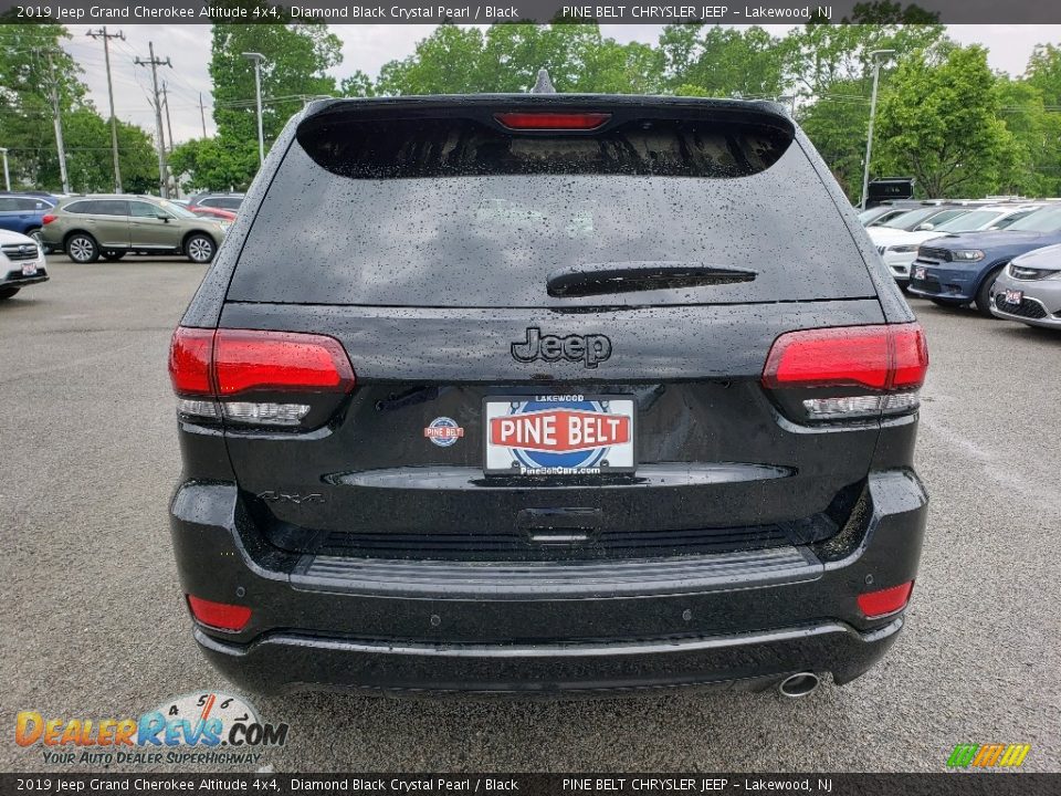 2019 Jeep Grand Cherokee Altitude 4x4 Diamond Black Crystal Pearl / Black Photo #5