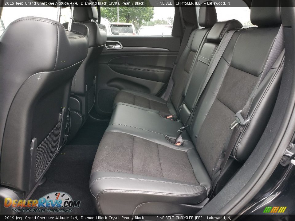 2019 Jeep Grand Cherokee Altitude 4x4 Diamond Black Crystal Pearl / Black Photo #6