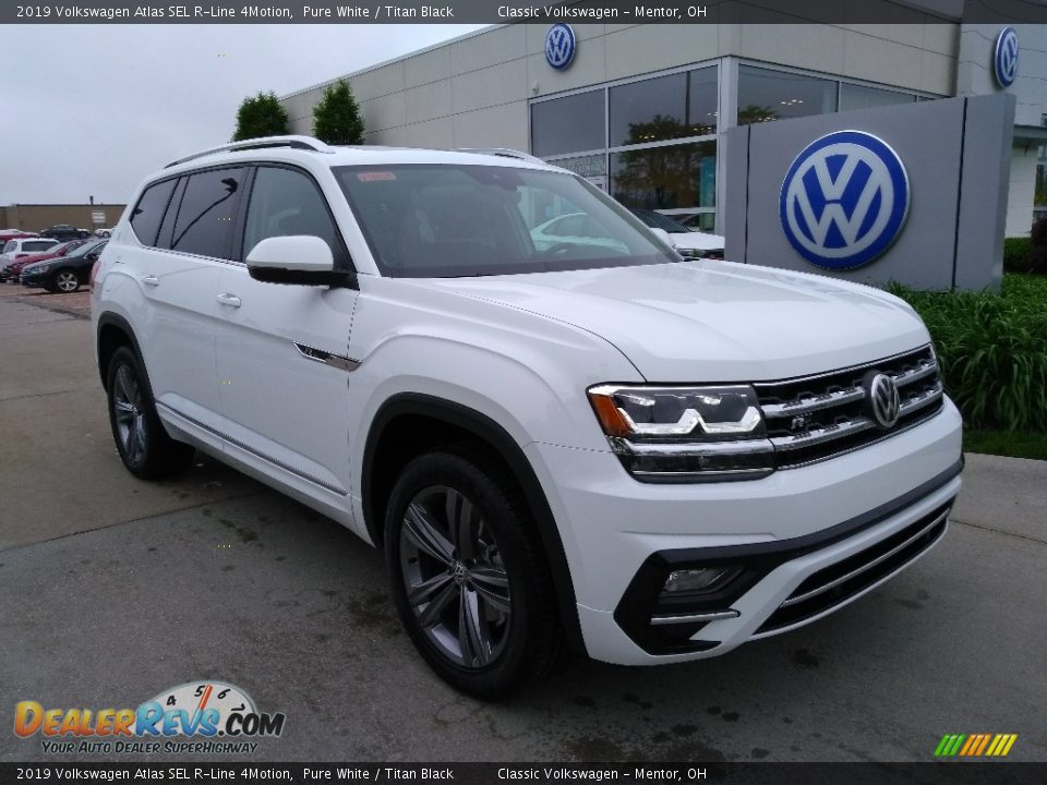 Front 3/4 View of 2019 Volkswagen Atlas SEL R-Line 4Motion Photo #1