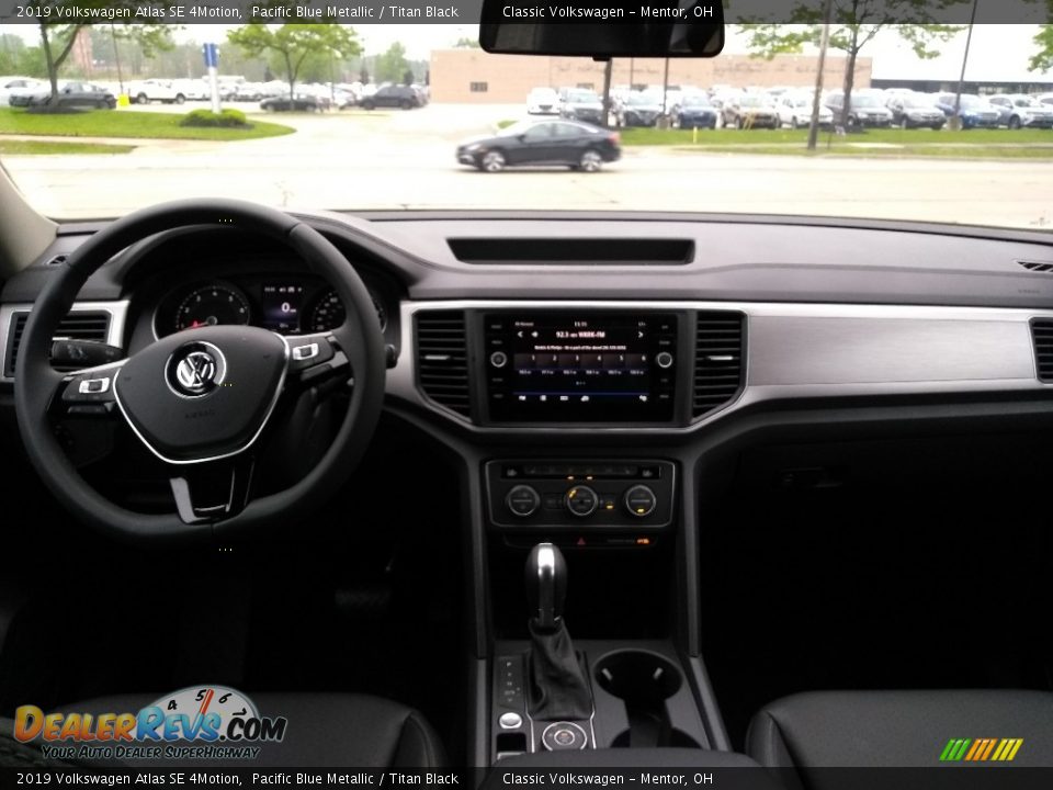 Dashboard of 2019 Volkswagen Atlas SE 4Motion Photo #4