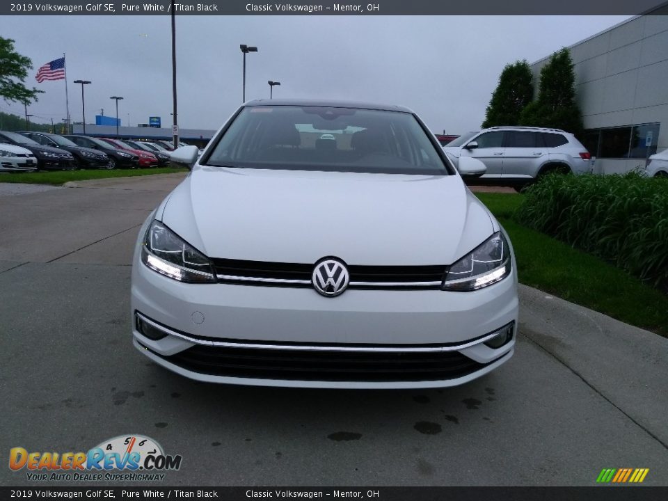 Pure White 2019 Volkswagen Golf SE Photo #2