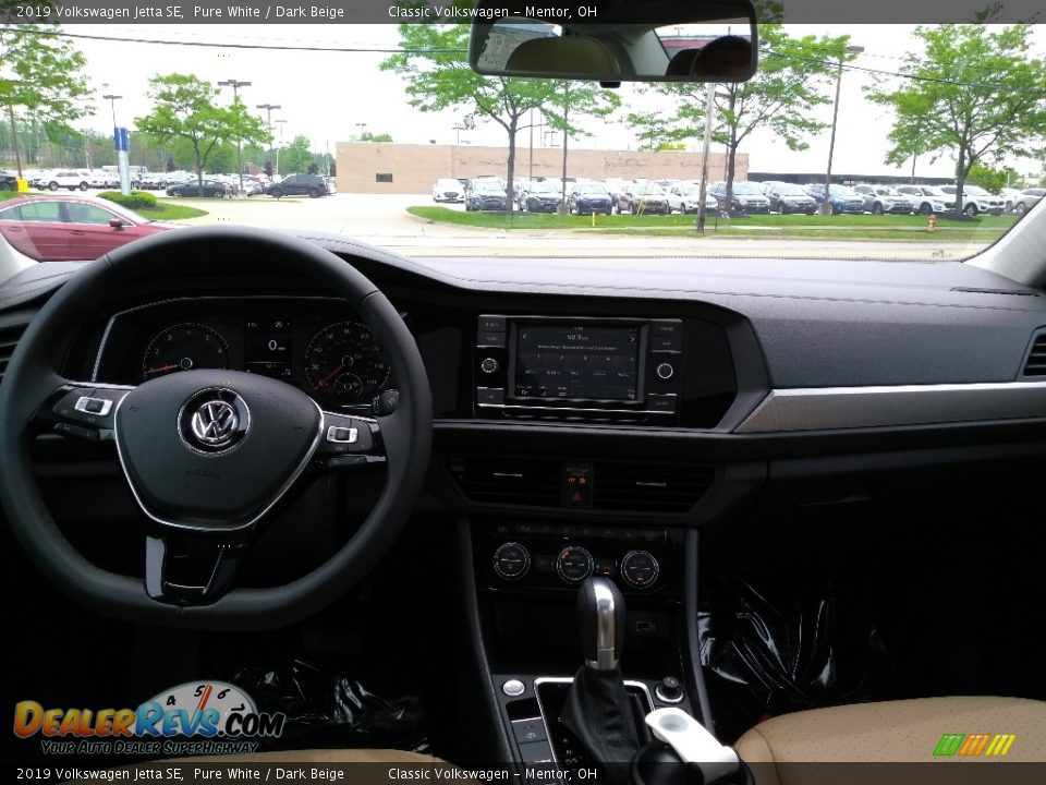 2019 Volkswagen Jetta SE Pure White / Dark Beige Photo #4