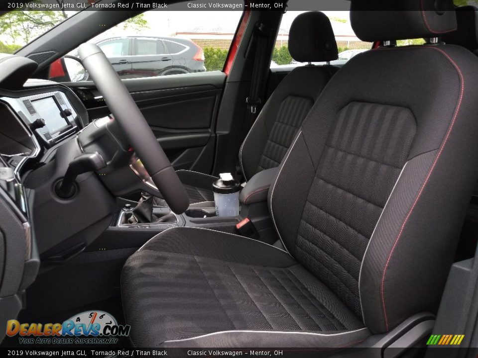 Front Seat of 2019 Volkswagen Jetta GLI Photo #3
