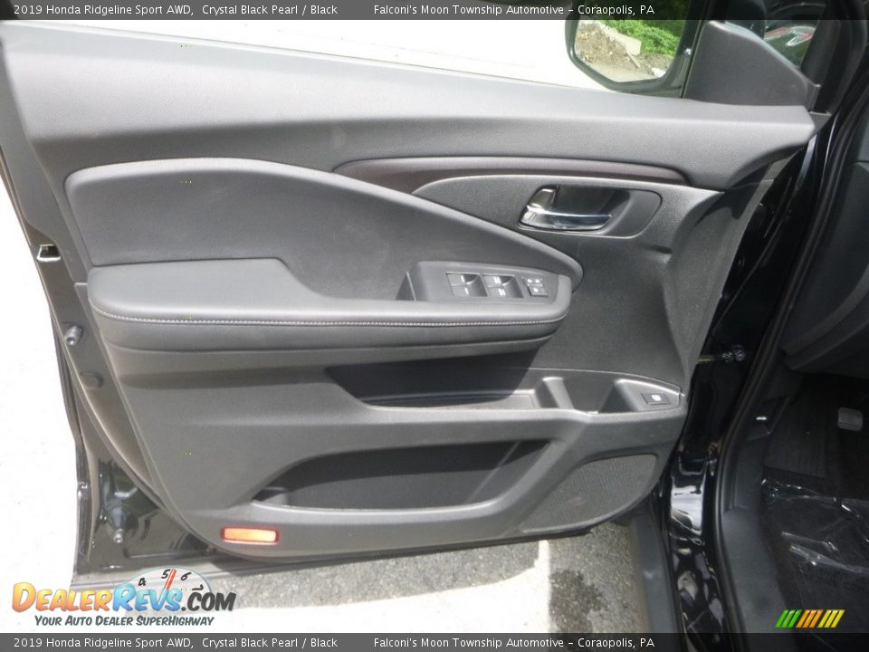 Door Panel of 2019 Honda Ridgeline Sport AWD Photo #12