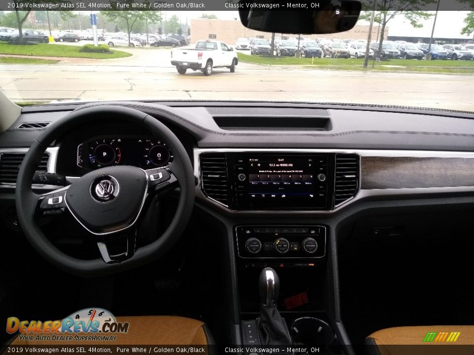 2019 Volkswagen Atlas SEL 4Motion Pure White / Golden Oak/Black Photo #4