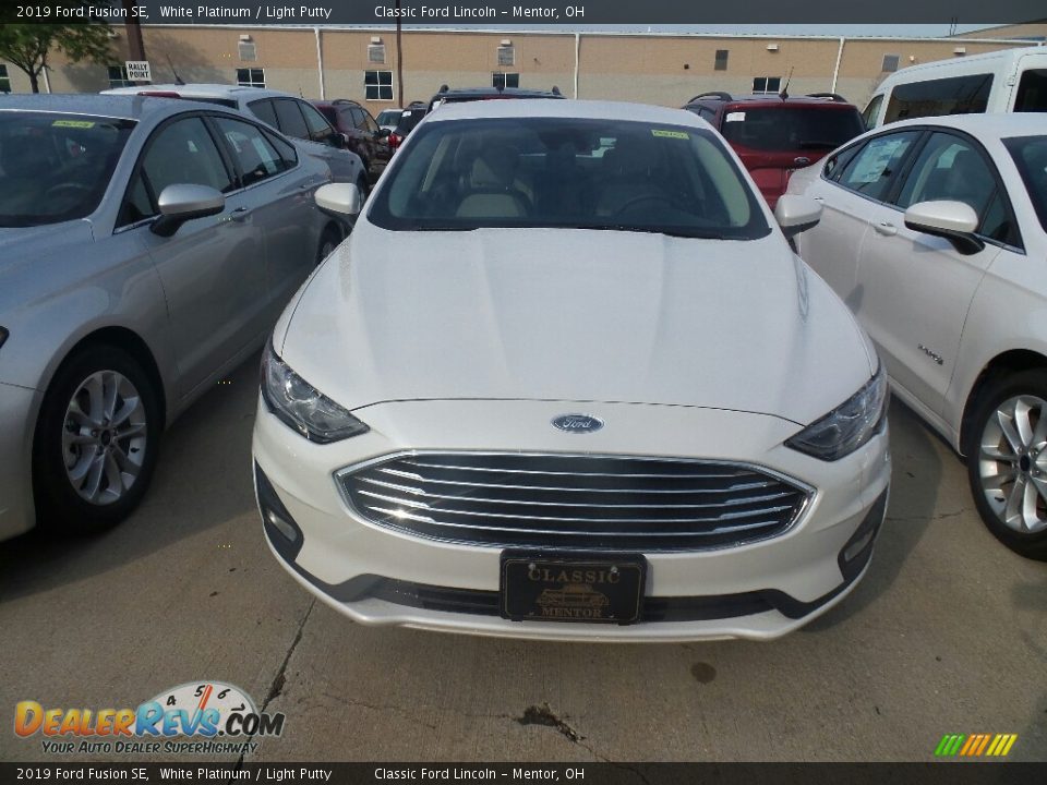 2019 Ford Fusion SE White Platinum / Light Putty Photo #2
