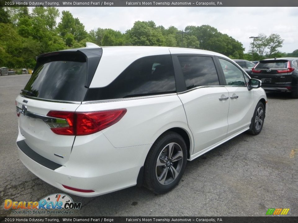 2019 Honda Odyssey Touring White Diamond Pearl / Beige Photo #4
