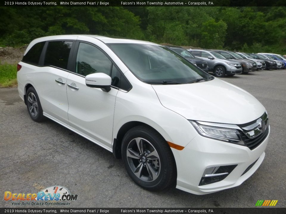2019 Honda Odyssey Touring White Diamond Pearl / Beige Photo #5