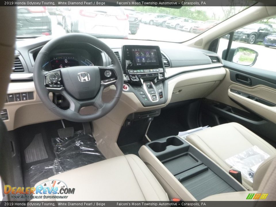 2019 Honda Odyssey Touring White Diamond Pearl / Beige Photo #10
