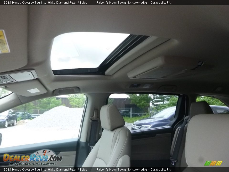 2019 Honda Odyssey Touring White Diamond Pearl / Beige Photo #13