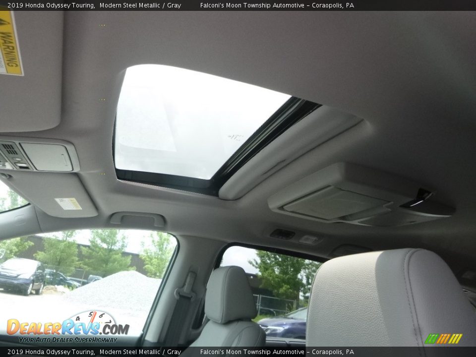 2019 Honda Odyssey Touring Modern Steel Metallic / Gray Photo #13