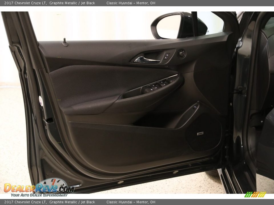 2017 Chevrolet Cruze LT Graphite Metallic / Jet Black Photo #4