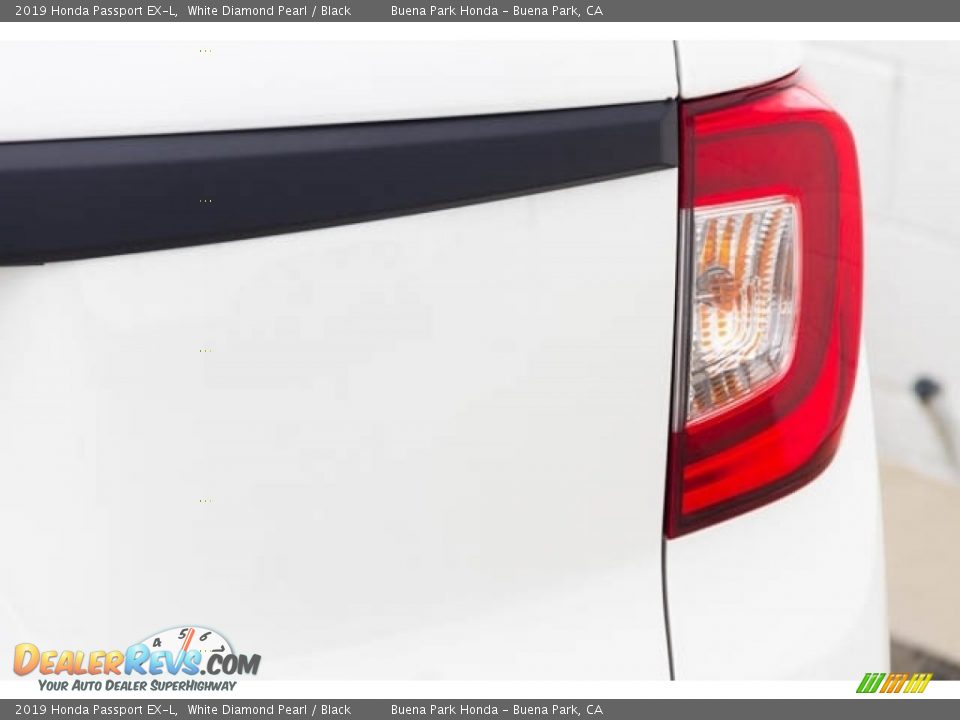 2019 Honda Passport EX-L White Diamond Pearl / Black Photo #7