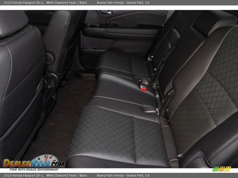 2019 Honda Passport EX-L White Diamond Pearl / Black Photo #16