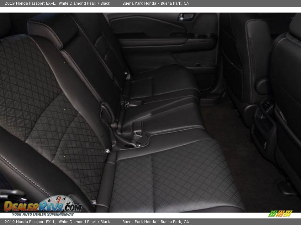2019 Honda Passport EX-L White Diamond Pearl / Black Photo #28