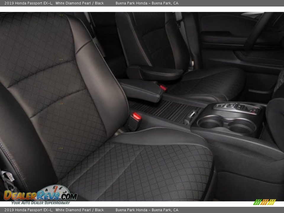 2019 Honda Passport EX-L White Diamond Pearl / Black Photo #31