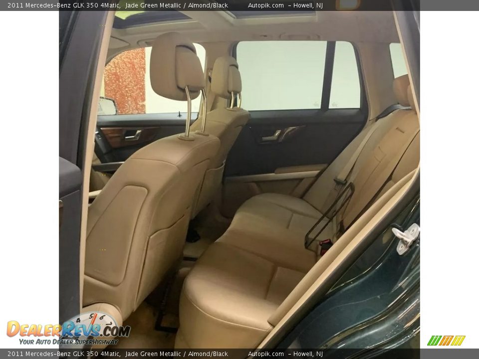 2011 Mercedes-Benz GLK 350 4Matic Jade Green Metallic / Almond/Black Photo #10