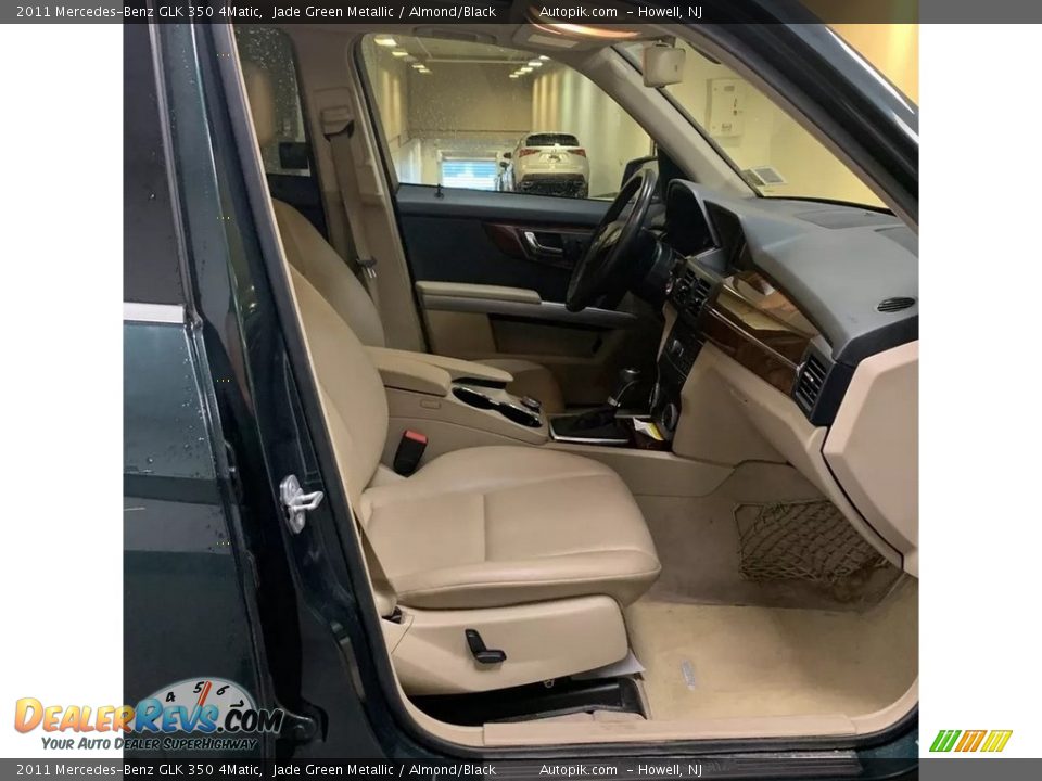 2011 Mercedes-Benz GLK 350 4Matic Jade Green Metallic / Almond/Black Photo #12