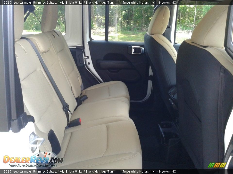 2019 Jeep Wrangler Unlimited Sahara 4x4 Bright White / Black/Heritage Tan Photo #13