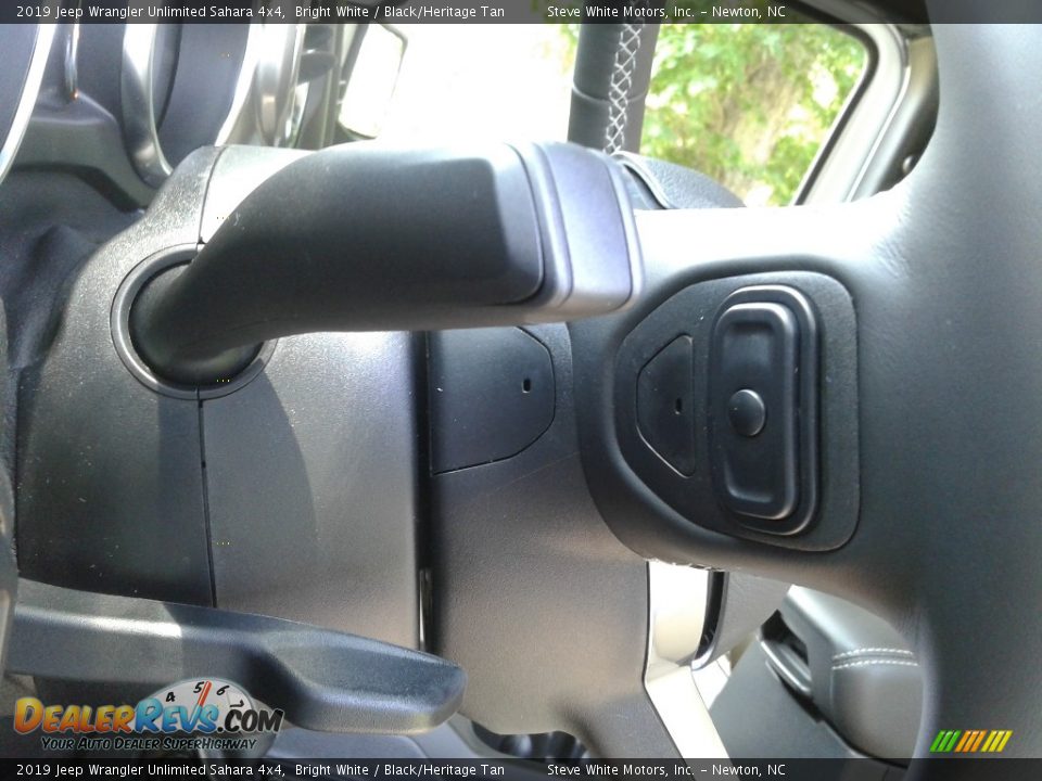 2019 Jeep Wrangler Unlimited Sahara 4x4 Bright White / Black/Heritage Tan Photo #15
