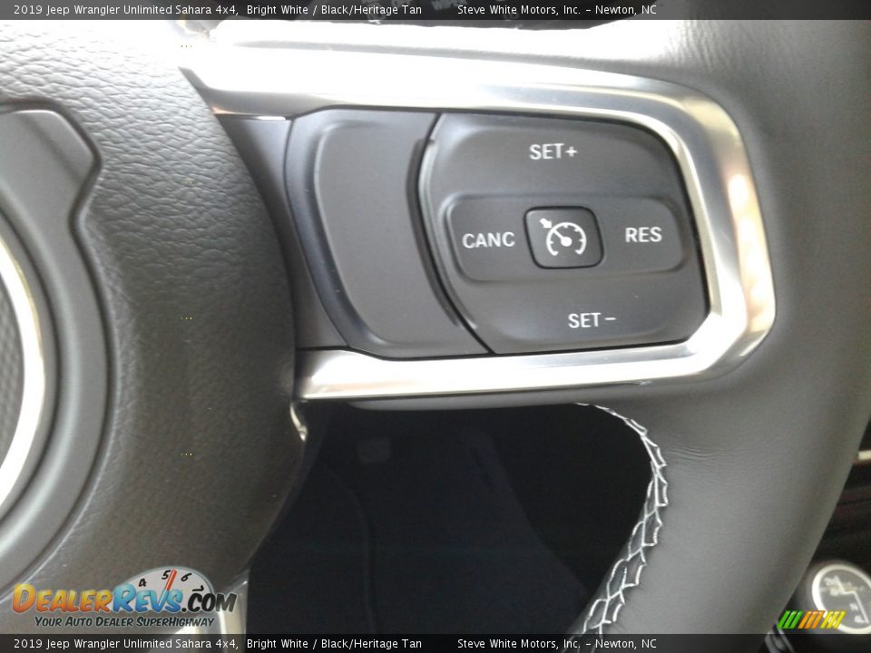2019 Jeep Wrangler Unlimited Sahara 4x4 Bright White / Black/Heritage Tan Photo #17