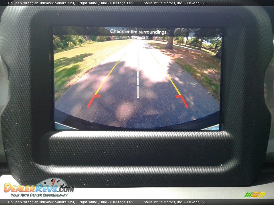2019 Jeep Wrangler Unlimited Sahara 4x4 Bright White / Black/Heritage Tan Photo #21