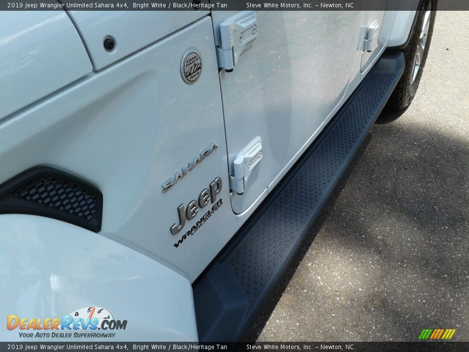 2019 Jeep Wrangler Unlimited Sahara 4x4 Bright White / Black/Heritage Tan Photo #28
