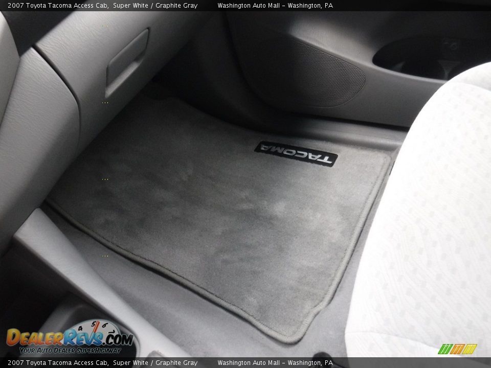 2007 Toyota Tacoma Access Cab Super White / Graphite Gray Photo #20
