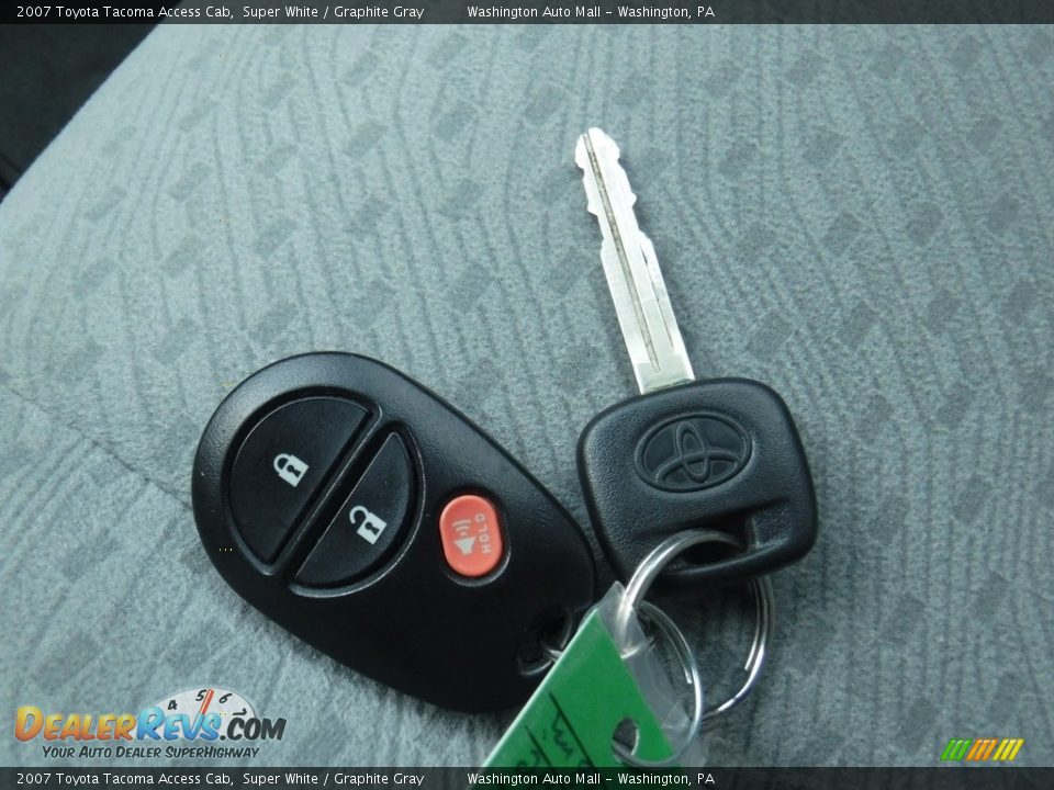 2007 Toyota Tacoma Access Cab Super White / Graphite Gray Photo #24