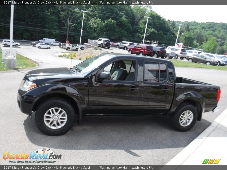 2017 Nissan Frontier SV Crew Cab 4x4 Magnetic Black / Steel Photo #6