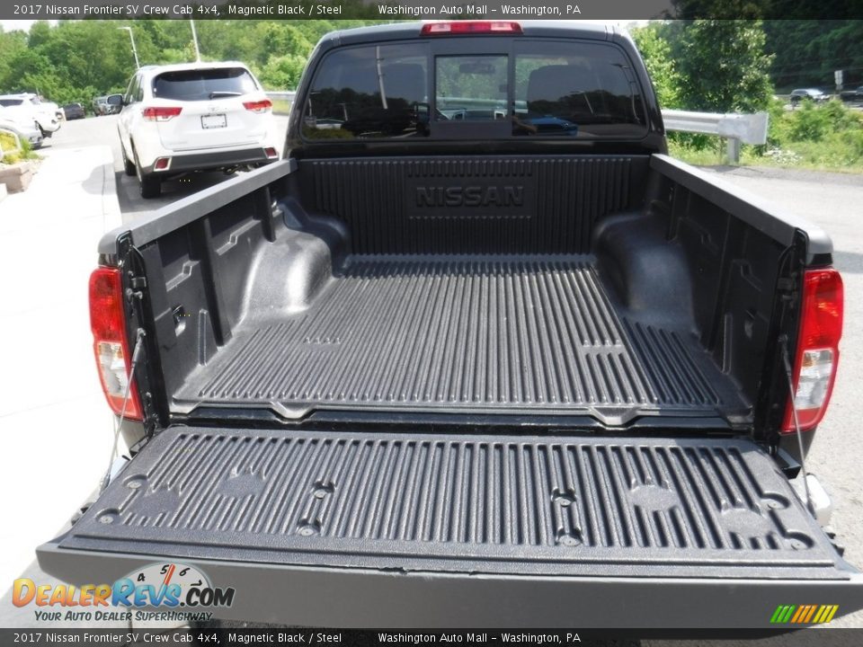 2017 Nissan Frontier SV Crew Cab 4x4 Magnetic Black / Steel Photo #11